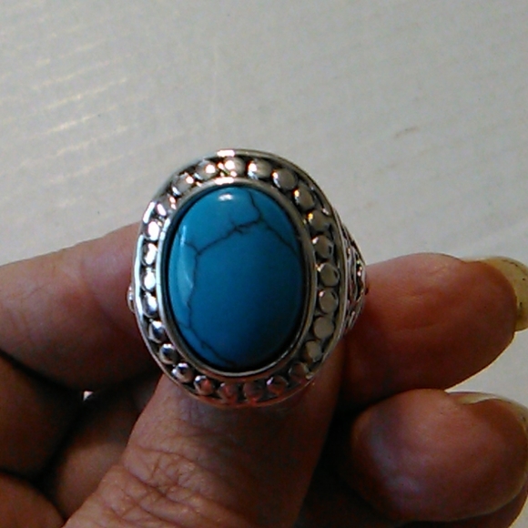 Nwot  silver faux turquoise ring - Picture 5 of 7